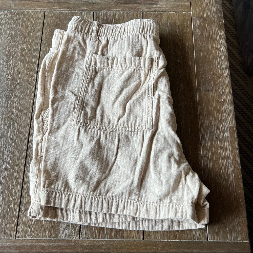 Shorts - Picture 2 of 3